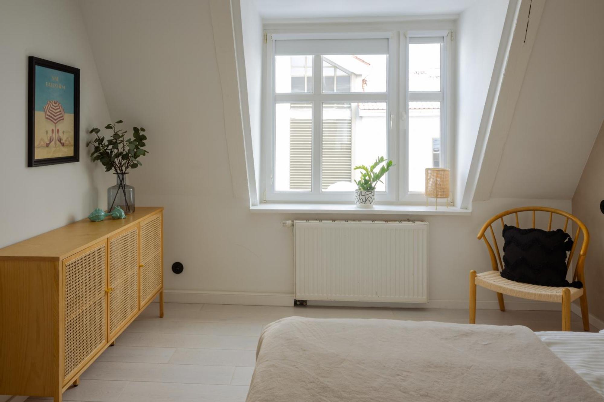 Home3city Klimatyczne Poddasze Lägenhet